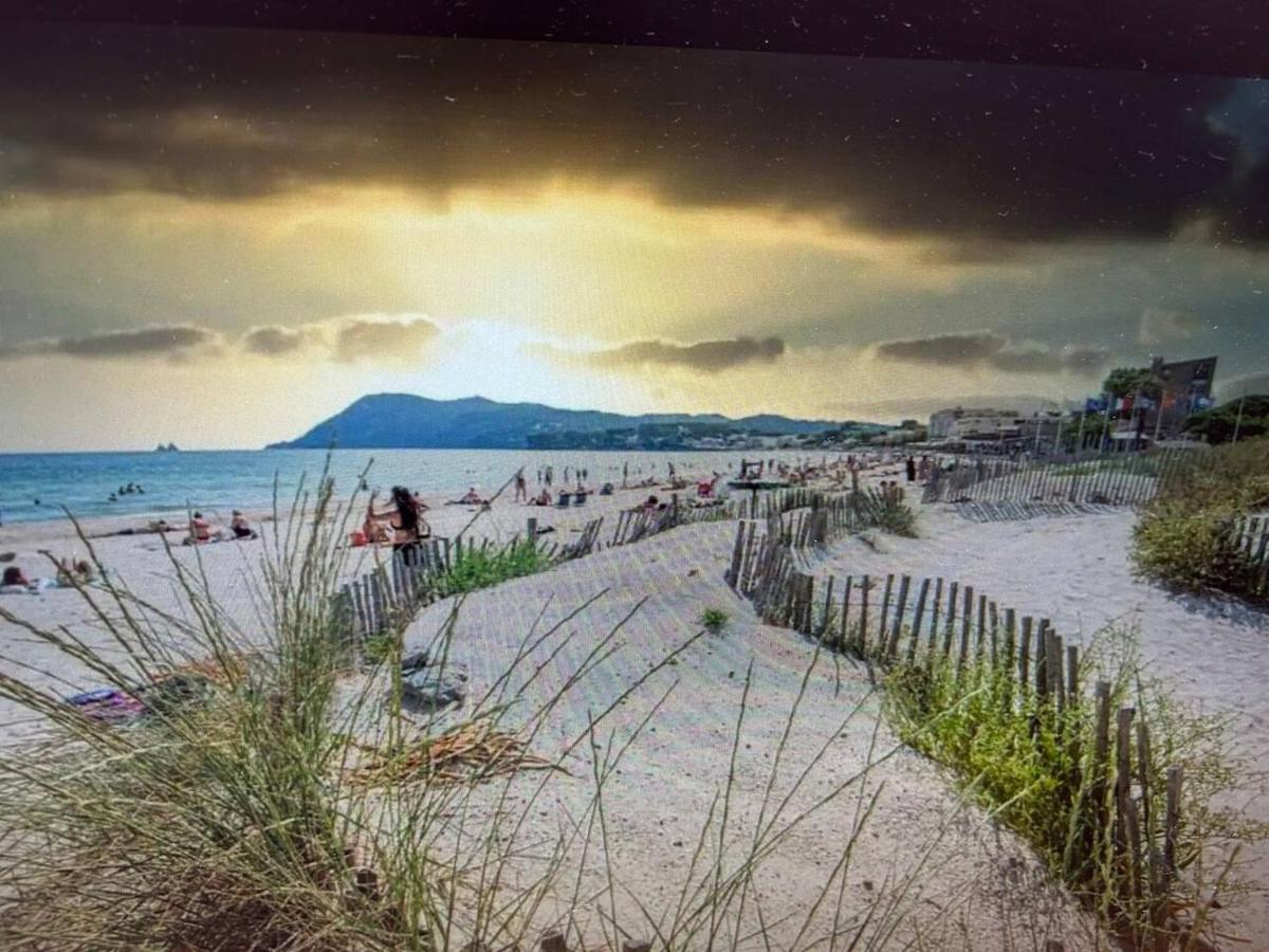 Pin Rollan Beach Saint-Mandrier-sur-Mer Esterno foto