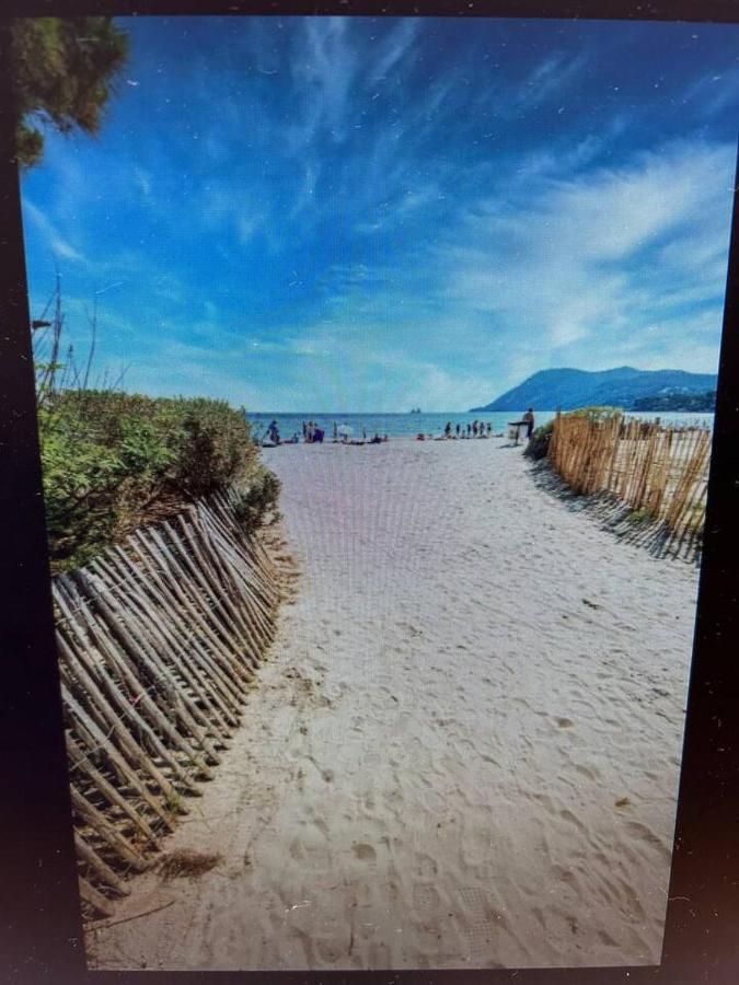 Pin Rollan Beach Saint-Mandrier-sur-Mer Esterno foto