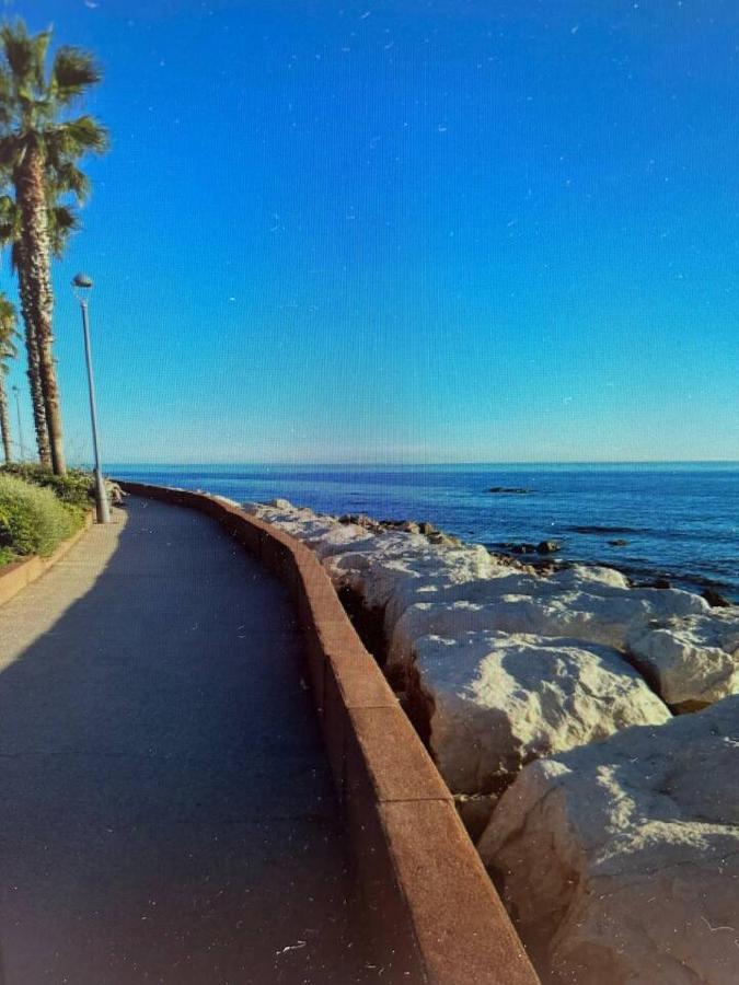 Pin Rollan Beach Saint-Mandrier-sur-Mer Esterno foto